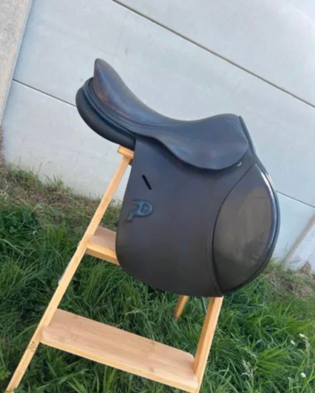 Selle d’équitation 17 pouces privilège modèle « bordeaux », média 3