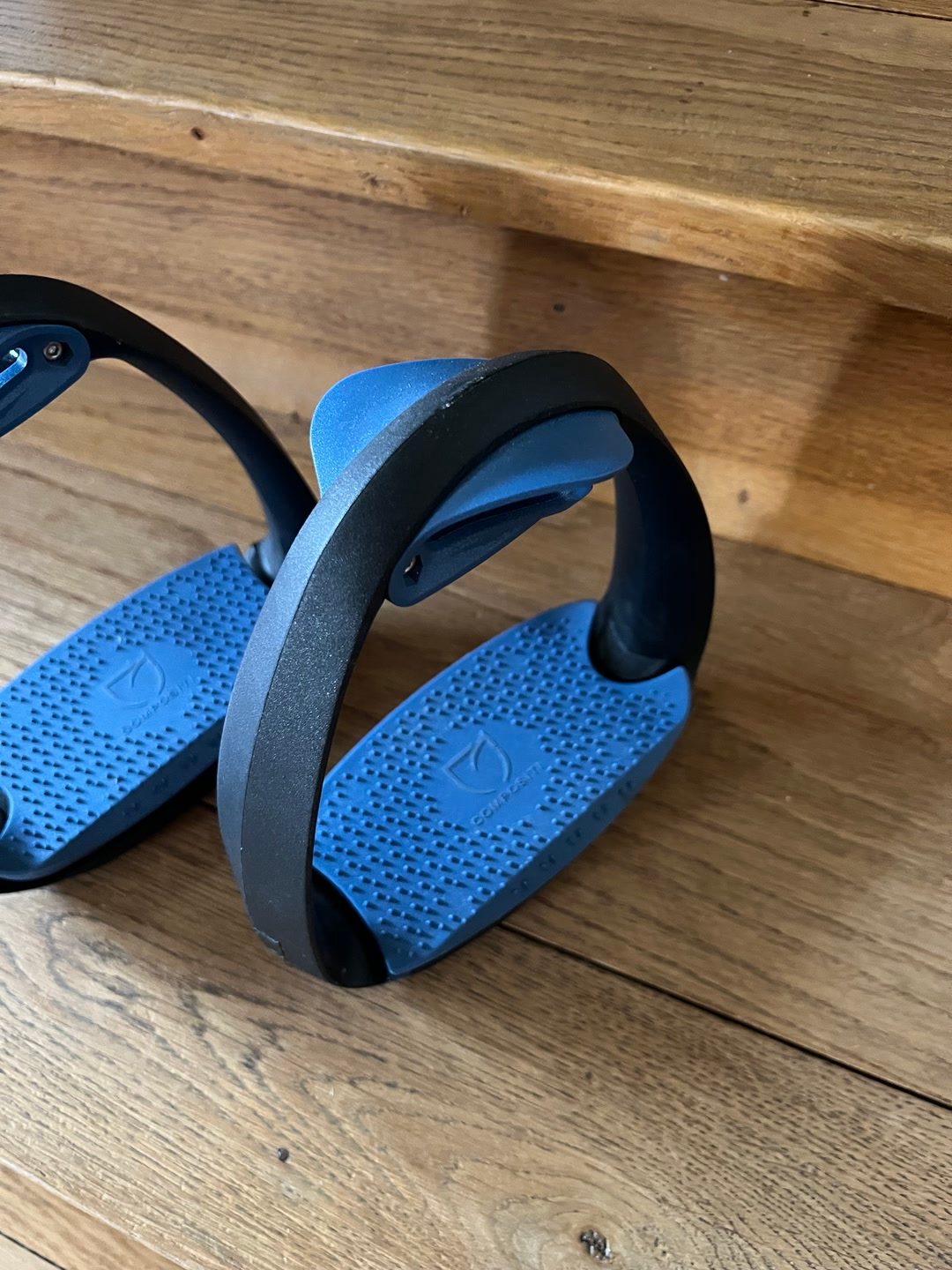 Étriers Compositi Eole Soft – Bleu/Noir – Excellent état, média 4