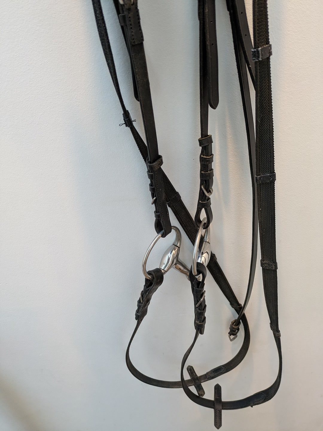 Bridon avec rênes en cuir noir, média 2