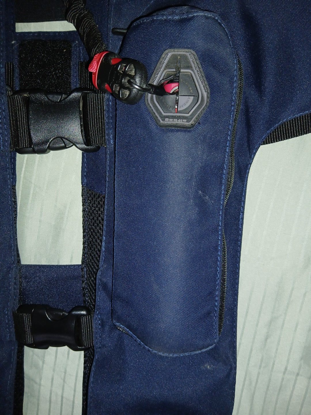 Gilet airbag Hit Air léger bleu marine, média 9