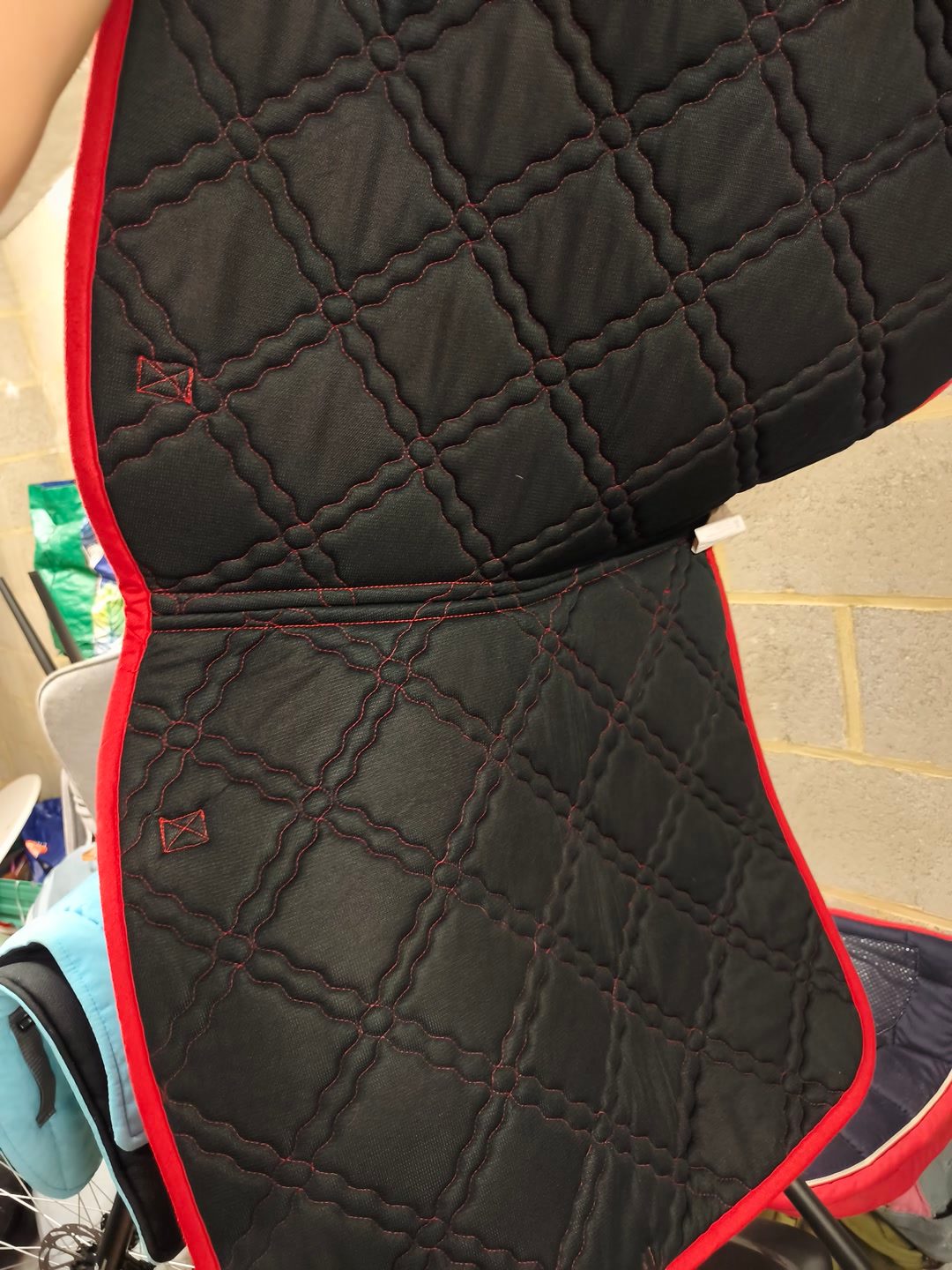 Tapis HKM rouge coupe dressage neuf, média 2