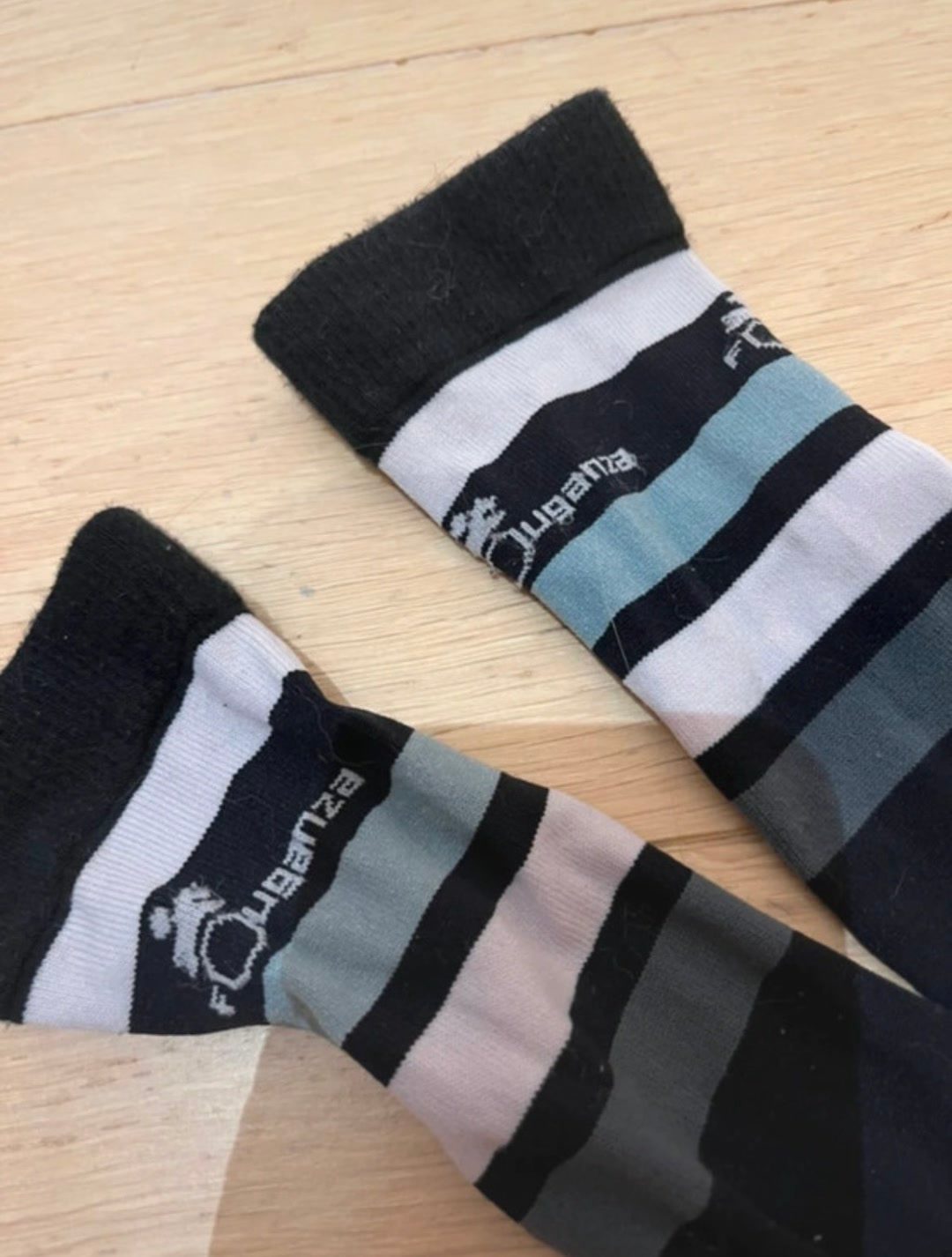 2 paires de chaussettes, média 2