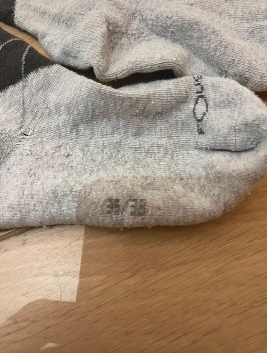 2 paires de chaussettes, média 4