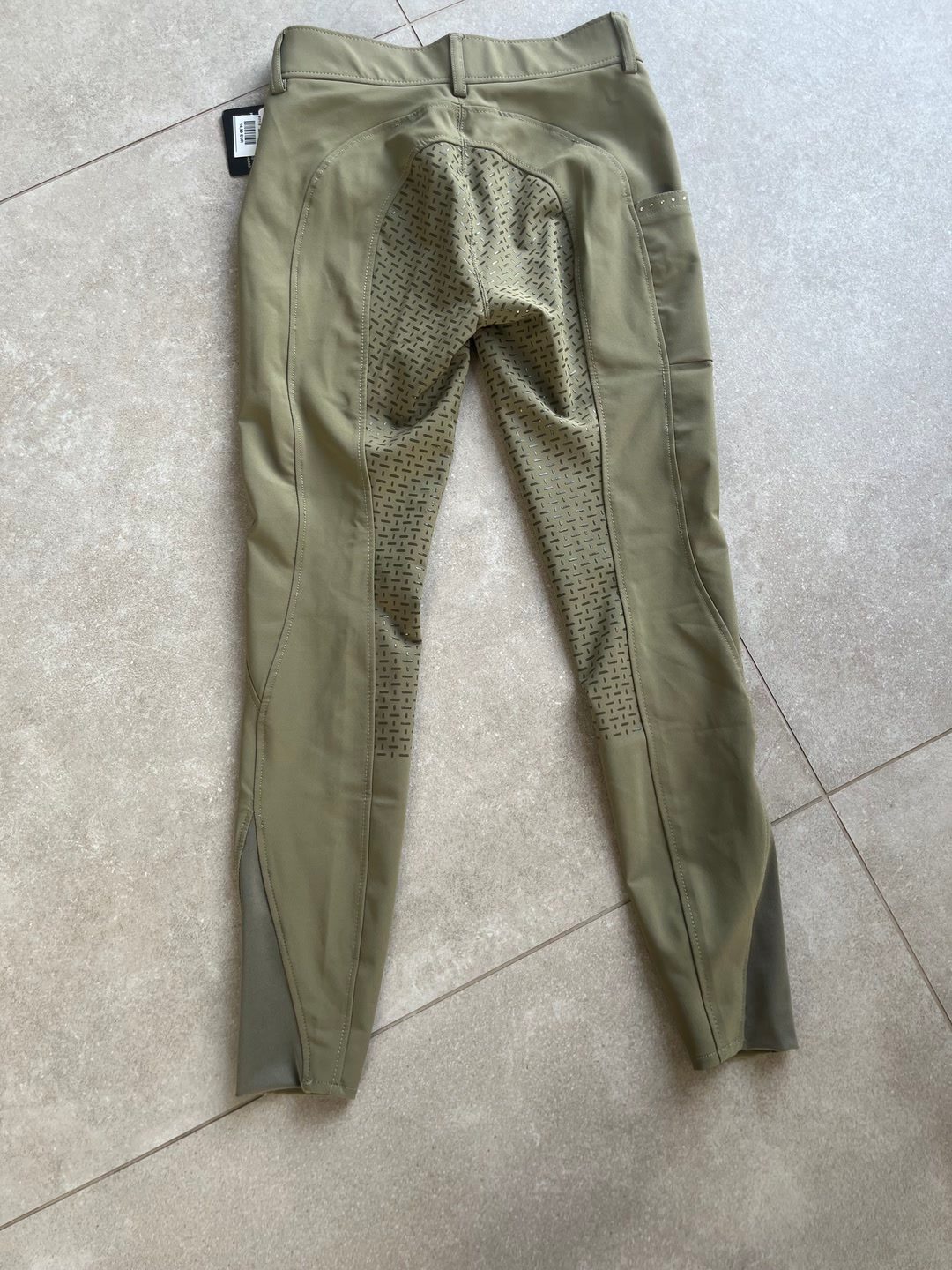 Pantalon HKM neuf, média 4