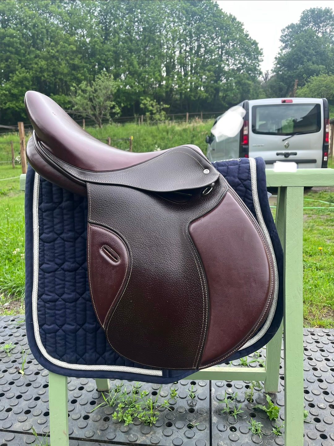 SELLE FOUGANZA 500 CUIR 17,5 - ÉTAT comme NEUF, média 6