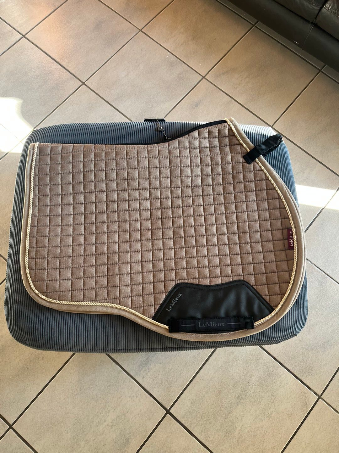 Tapis de selle, média 2