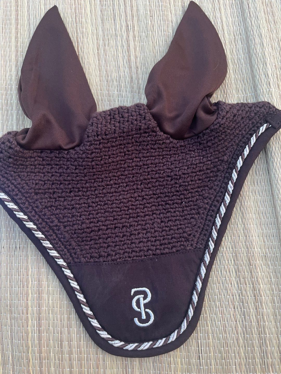 Bonnet pour cheval marron et blanc, média 2