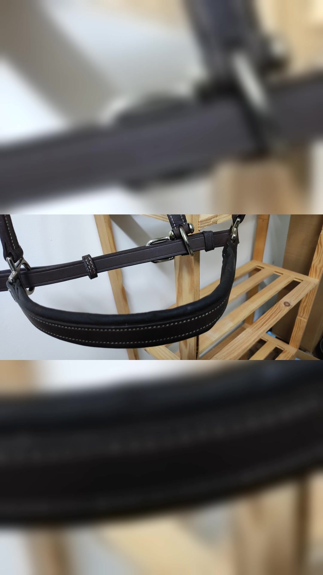 Licol cuir marron cheval jamais servi, média 5