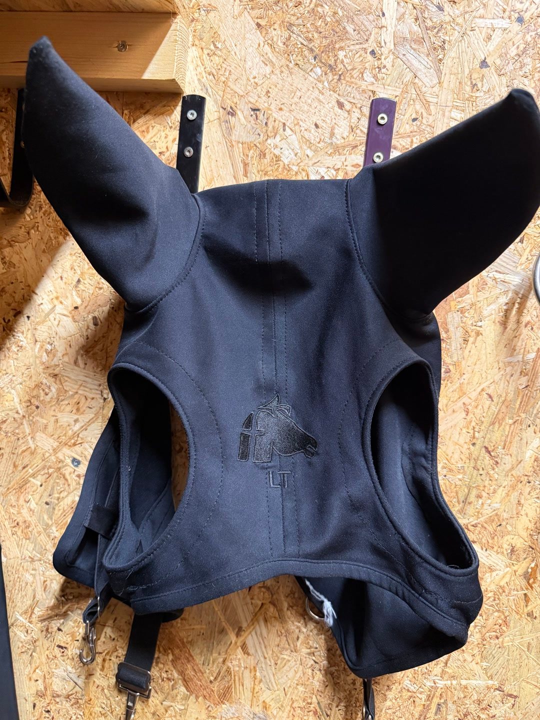 Bonnet liquid titanium avec oreilles, masque thérapeutique black, média 3