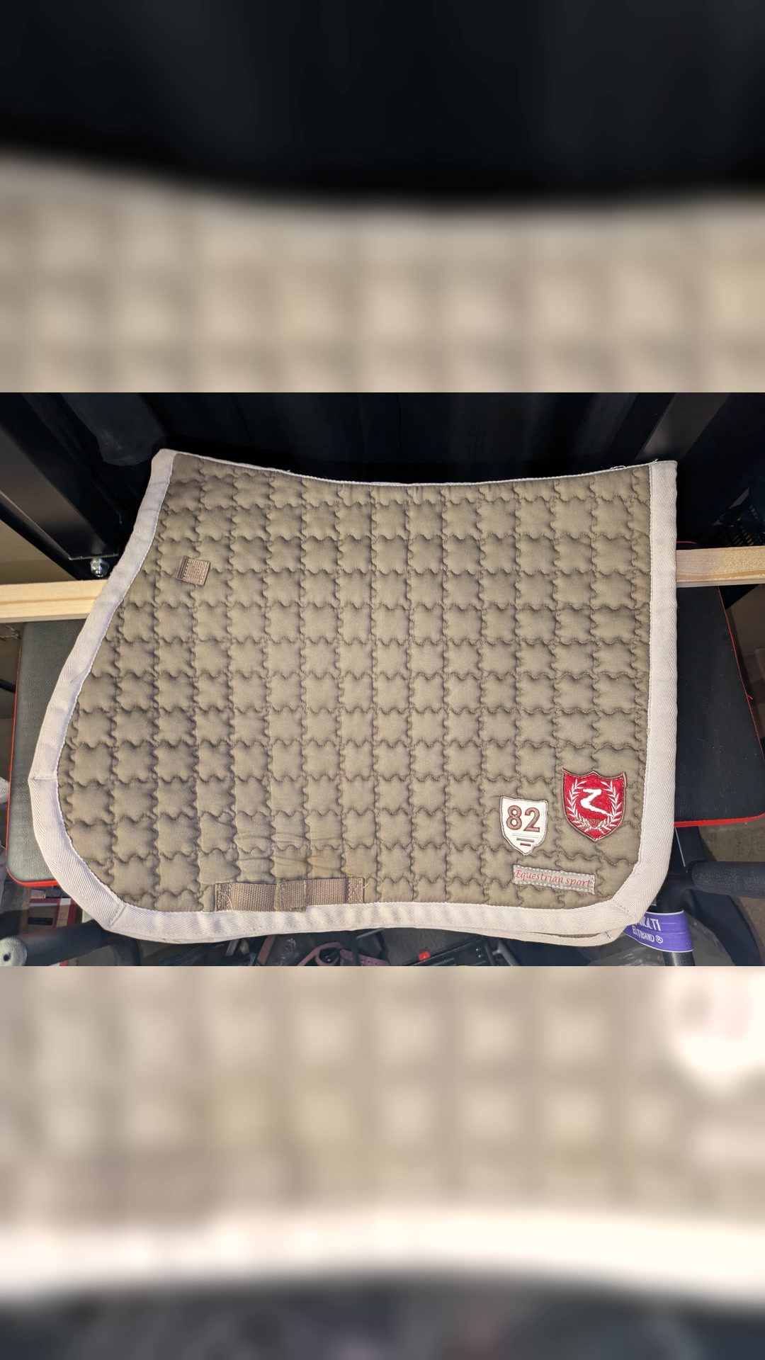 Tapis brun, média 2