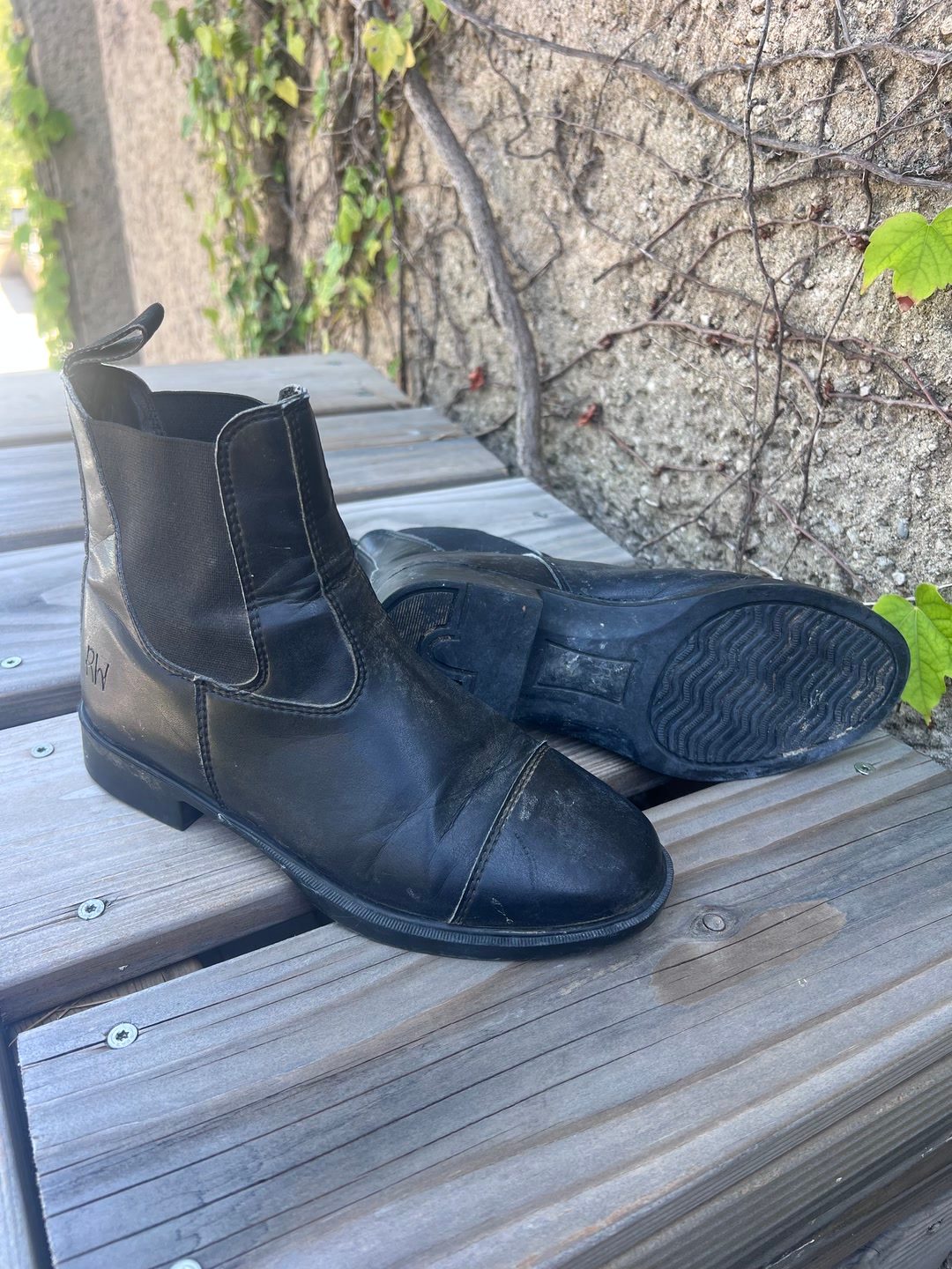 Bottes, RW, 36, média 2