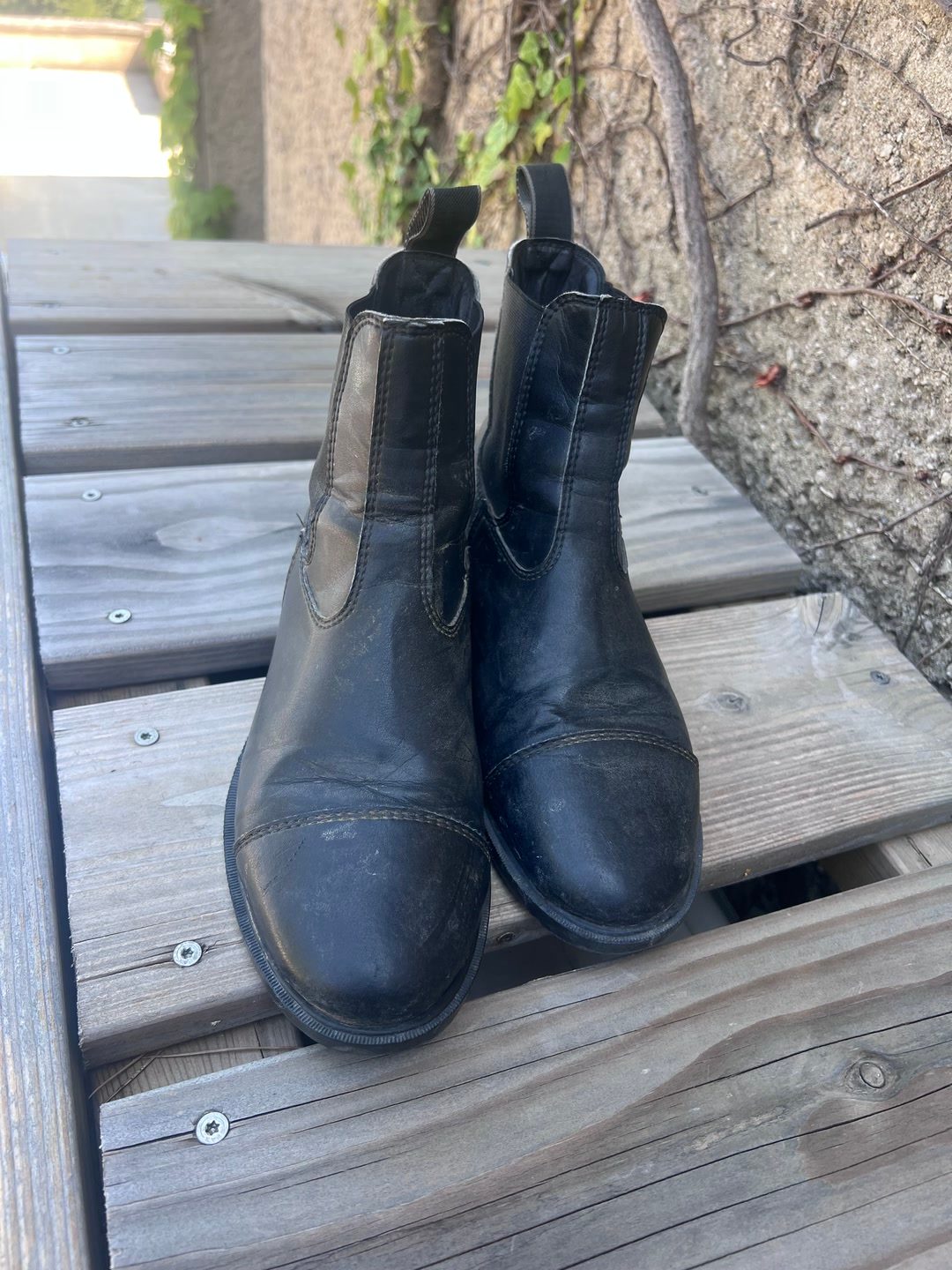 Bottes, RW, 36, média 5