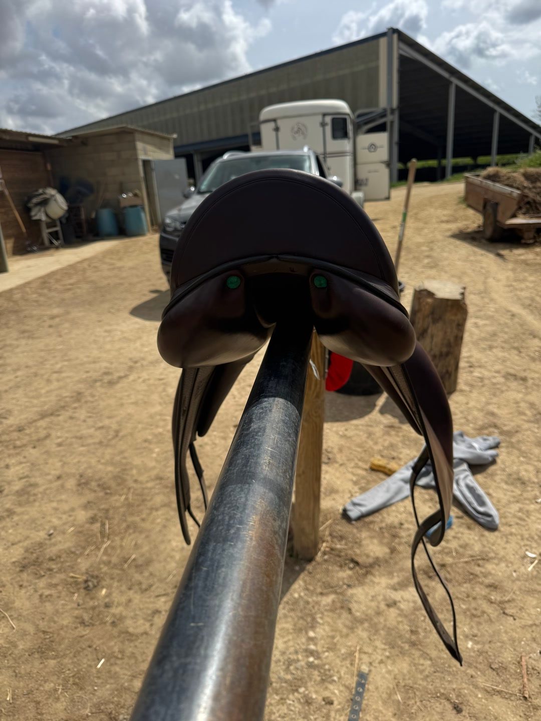 Selle dressage ÉQUIPE  17 pouces, média 3