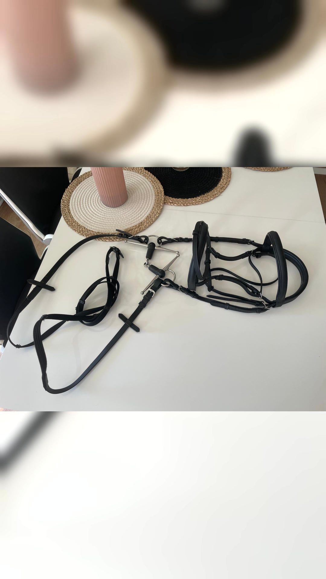 Filet / Bride en cuir noir avec mors et rênes – Très bon état, média 2