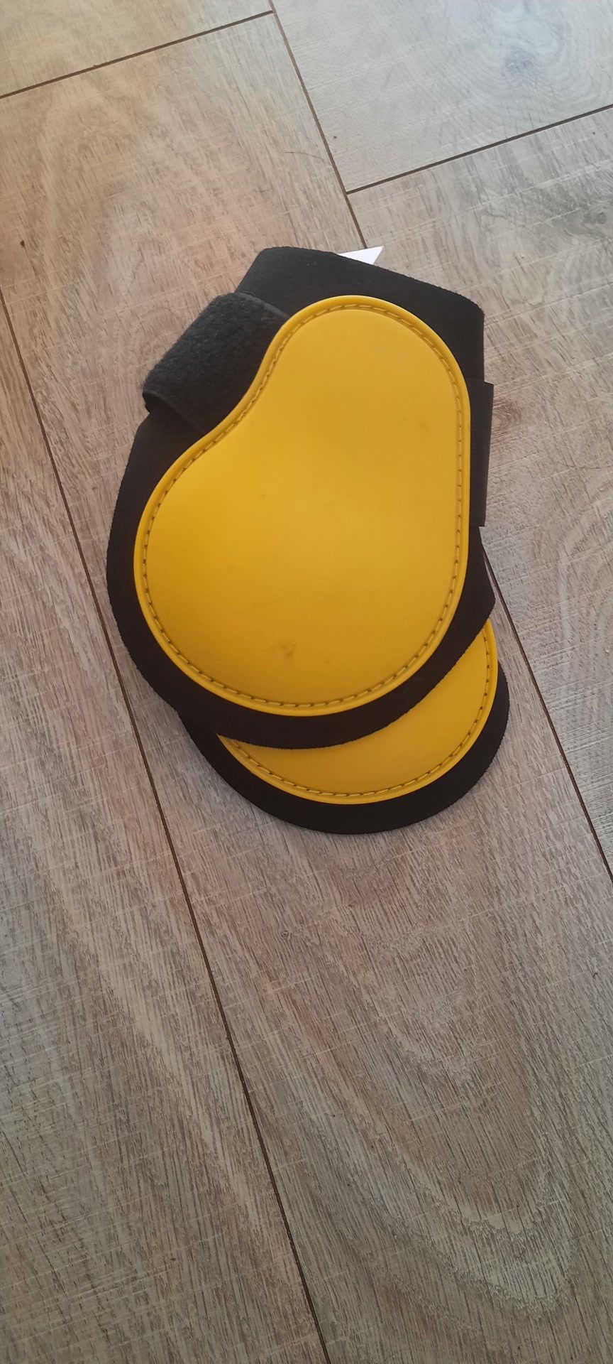 Ensemble de Guêtre et protège boulet jaune, média 4