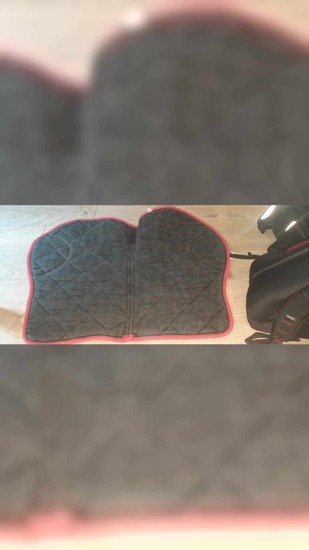 Tapis rouge/glossy, média 2