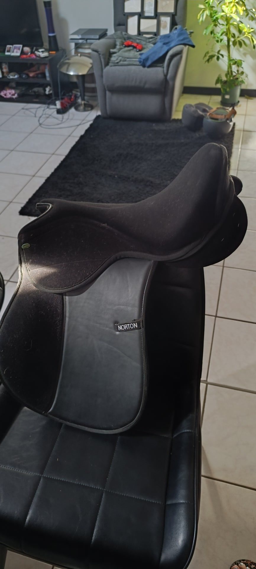 Selle Norton synthétique, média 2