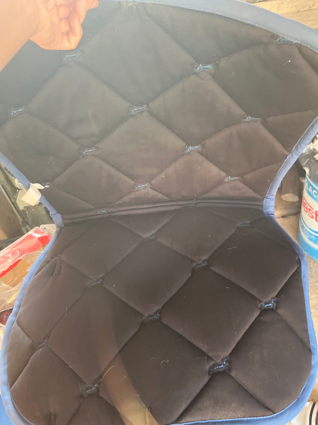 Tapis bleu, média 2