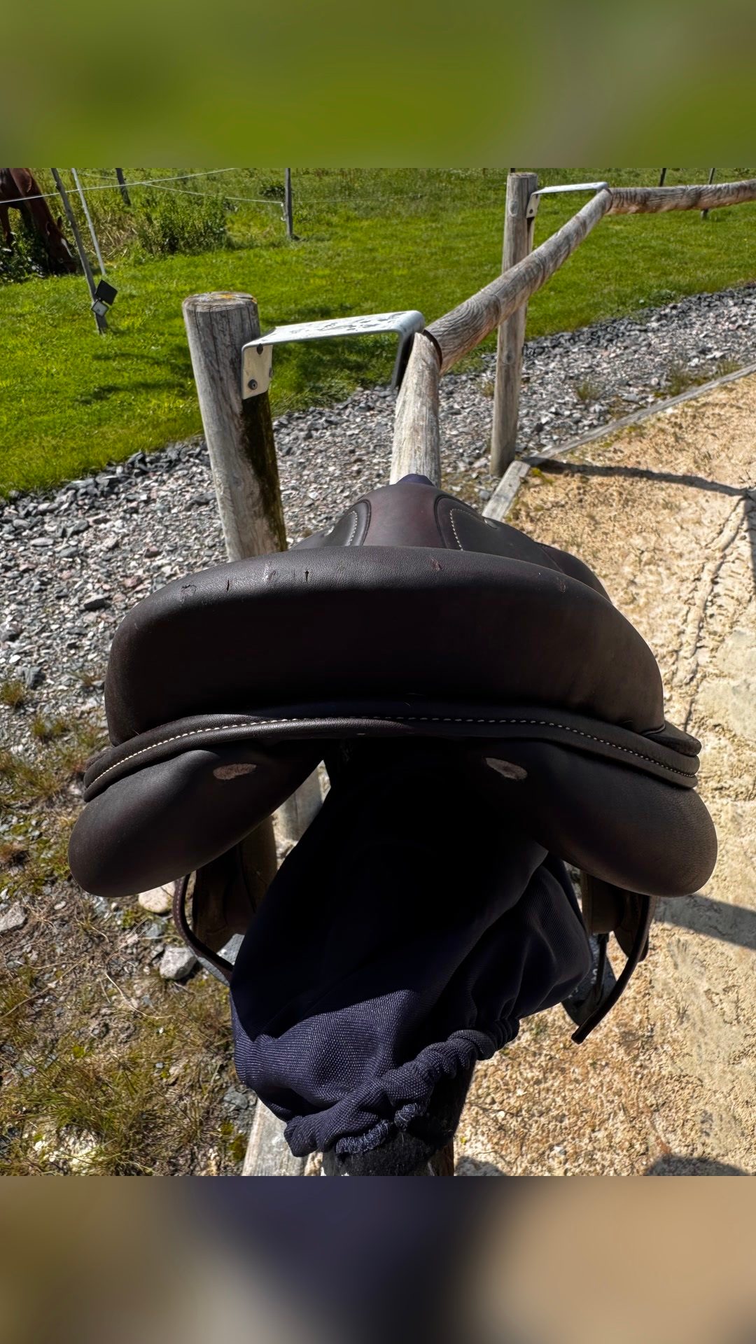 SELLE CUIR, média 3