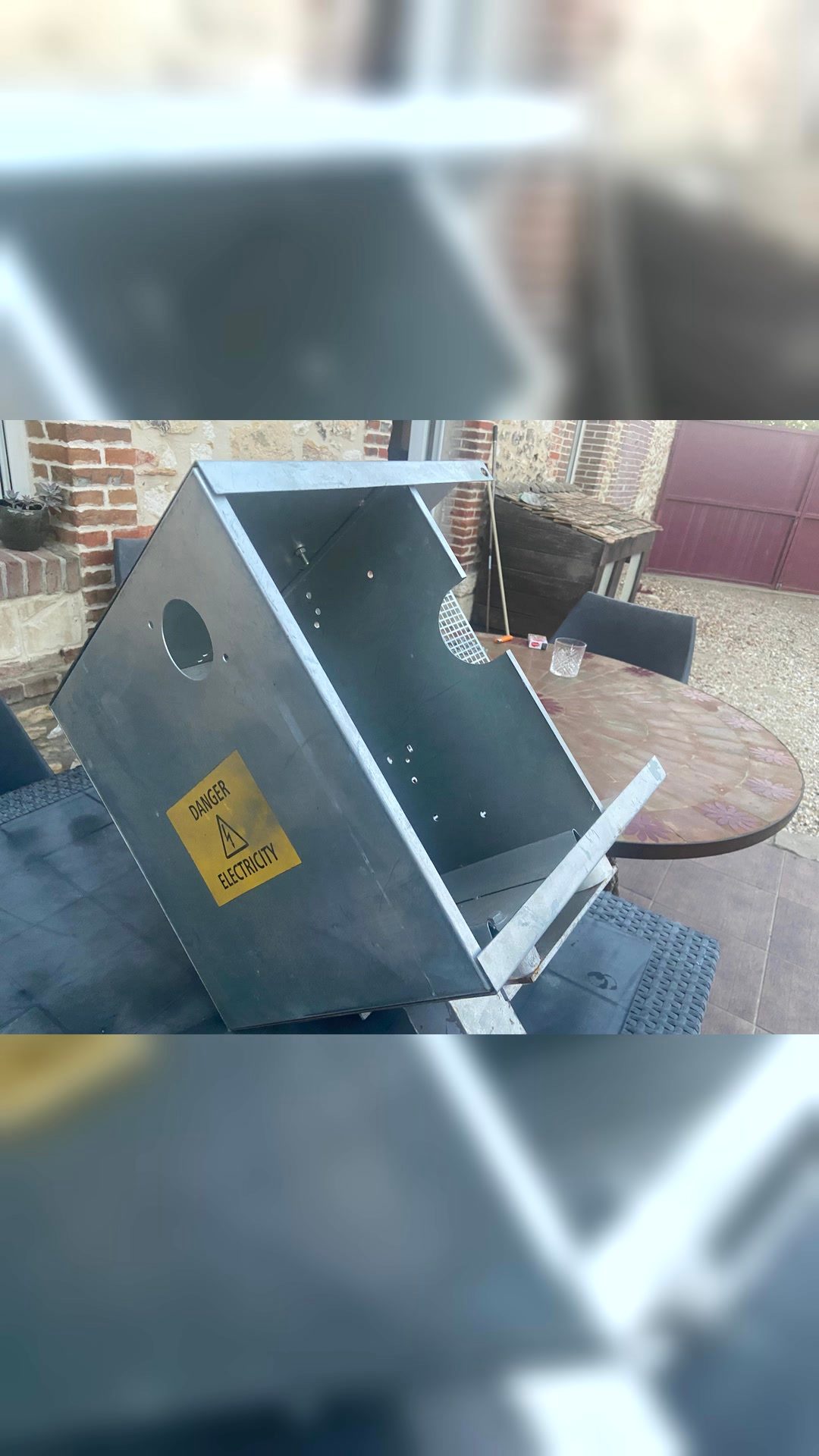 Coffret abri  pour electrificateur de clôture, média 3