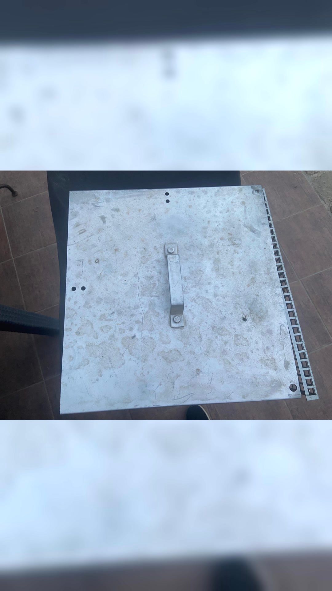 Coffret abri  pour electrificateur de clôture, média 5