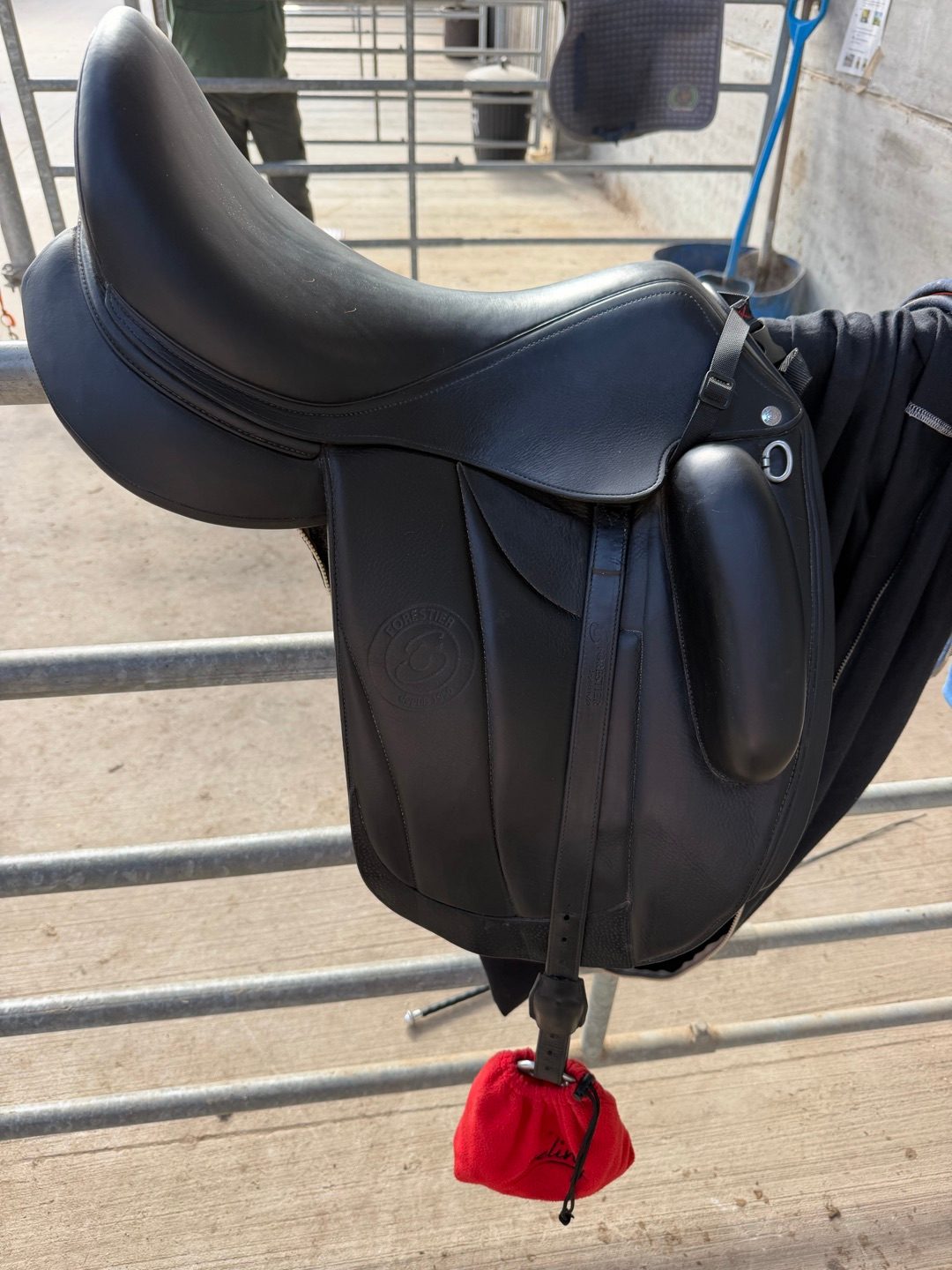 Selle dressage aachen forestier, média 3