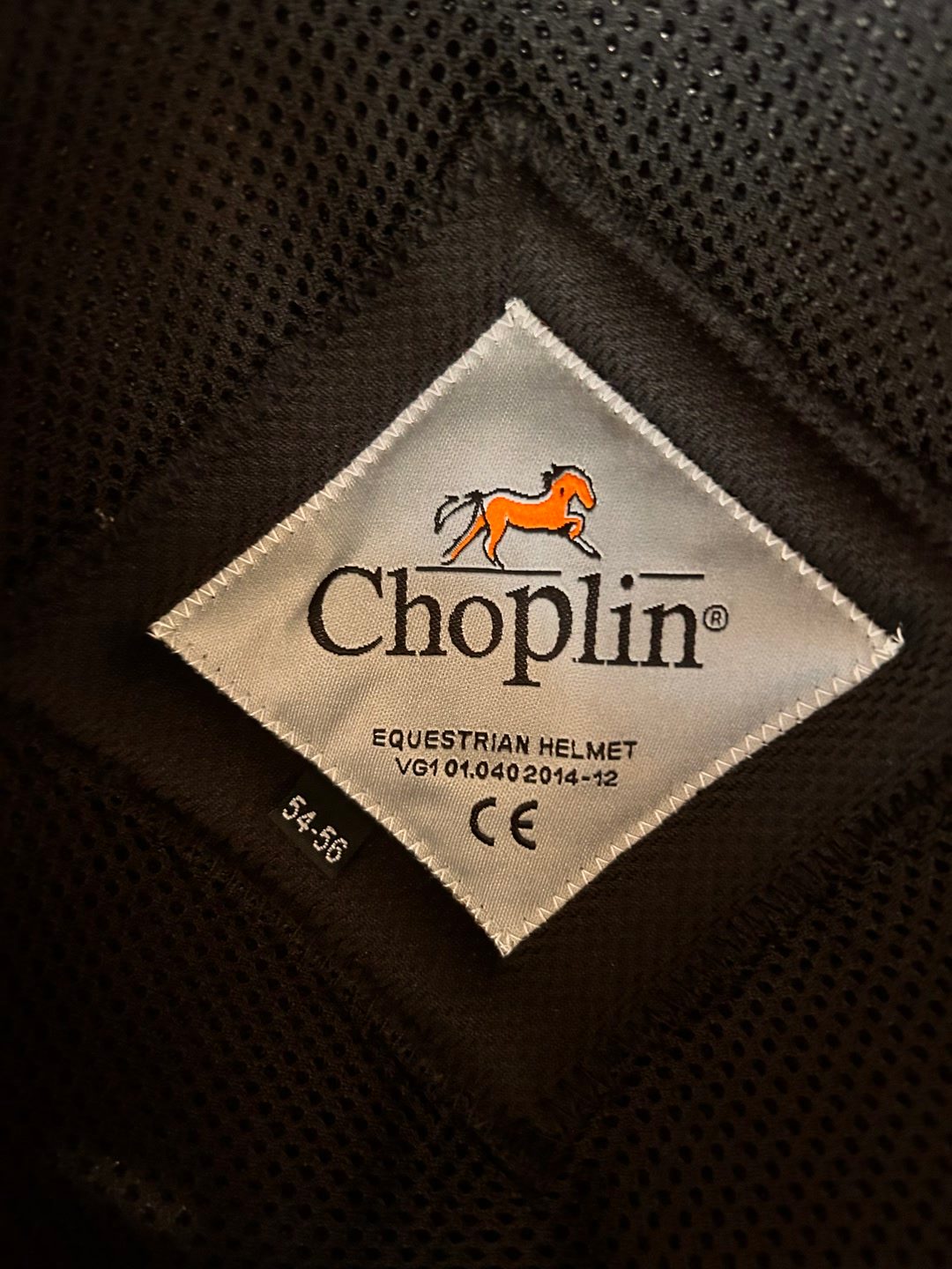 Bombe Chopin neuve taille 54-56, média 4