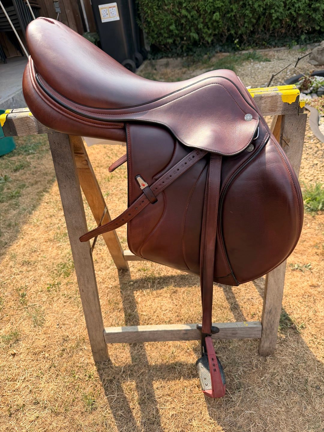 Selle équipe synergy 17” + étrivière, média 4