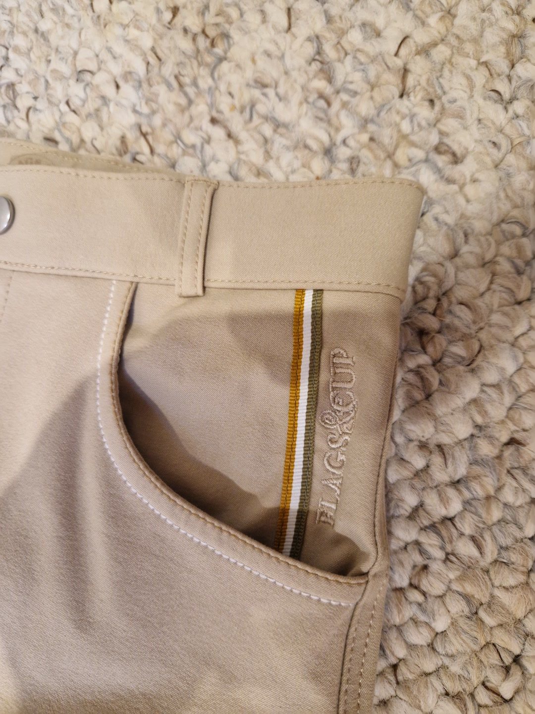 Pantalon, média 4