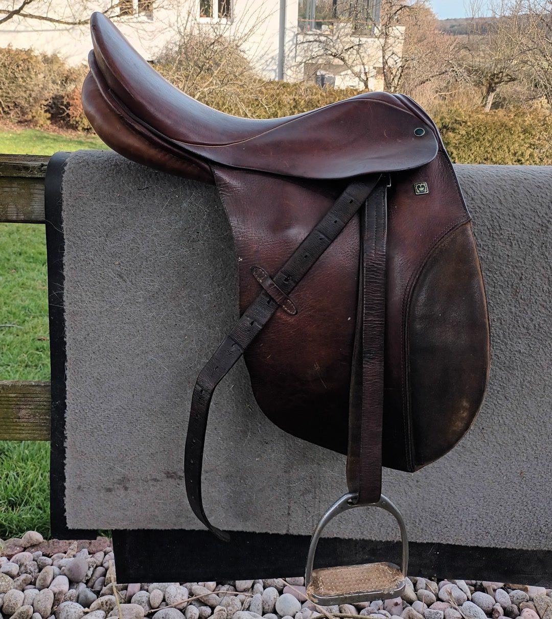 Selle de cheval Stübben Siegfried équipée - Remise en mains propres uniquement, média 2