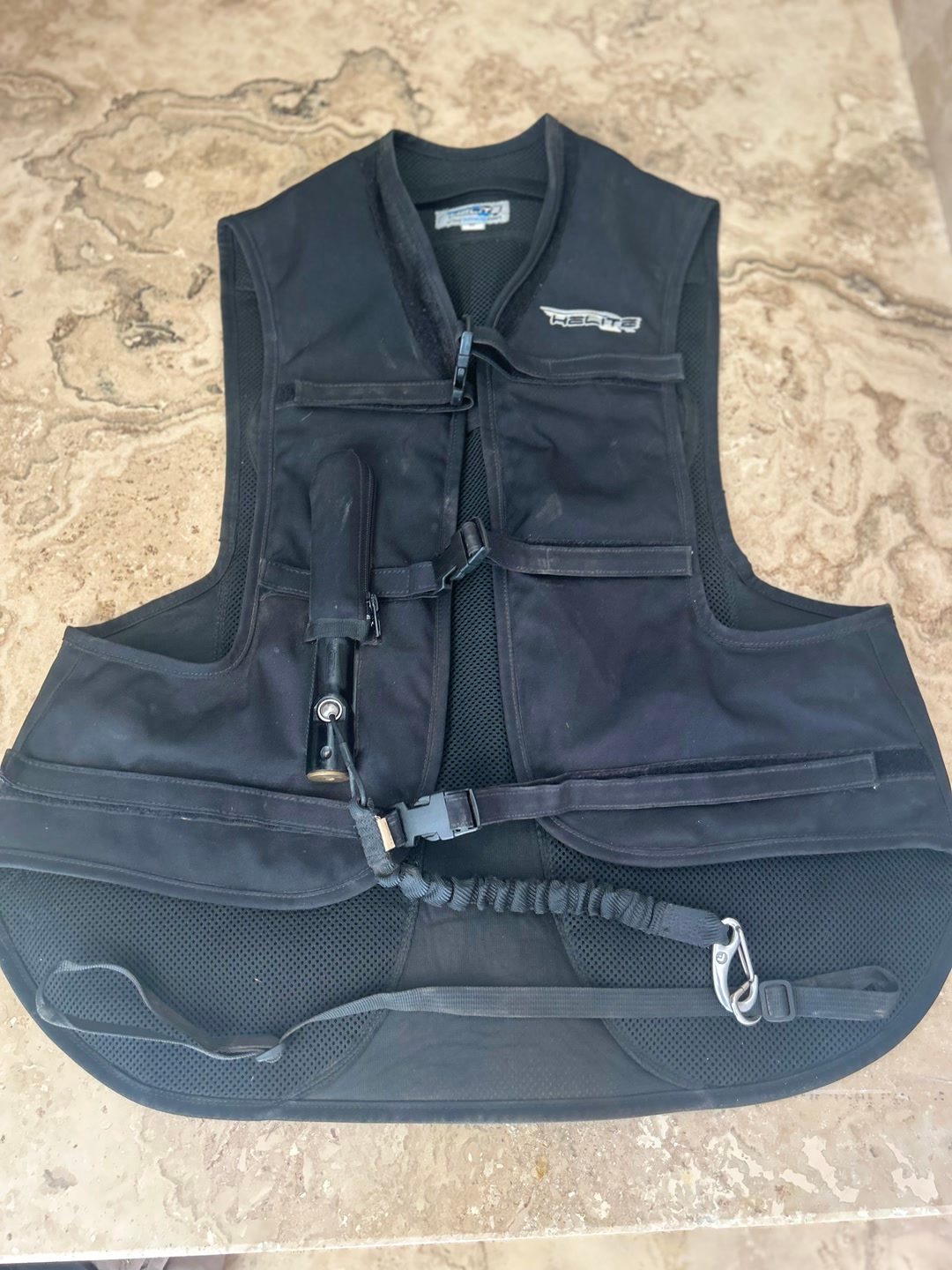 Gilet airbag HELITE – Taille S Très bon état, média 3
