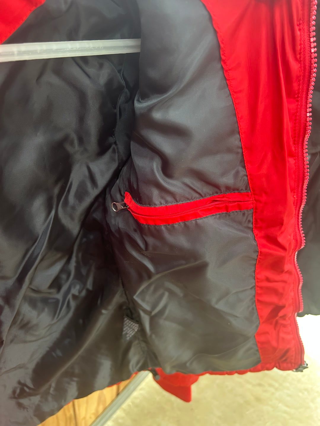 Veste matelassée HV Polo rouge – Très bon état, média 4