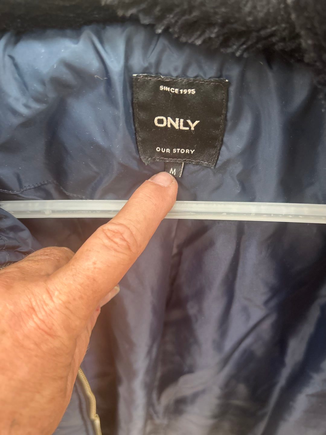 Veste matelassée ONLY bleu marine – Taille M, média 5
