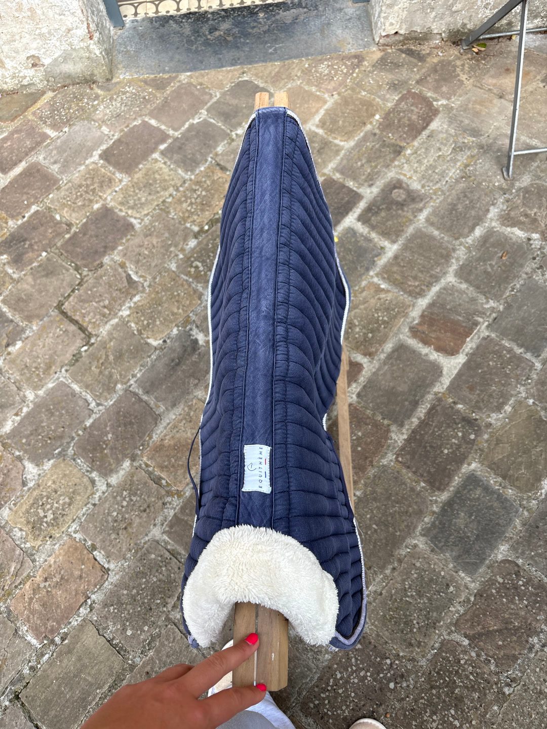 Tapis equitheme bleu marine mouton, média 2