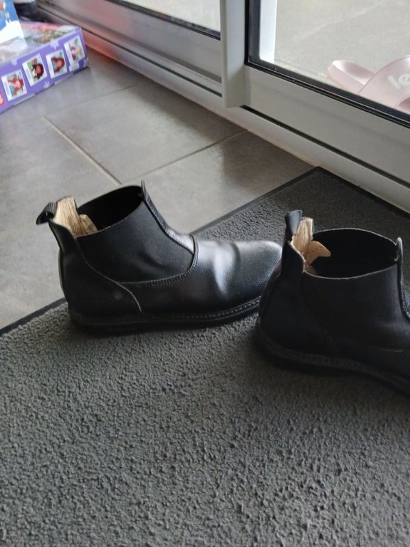 Boots, média 4