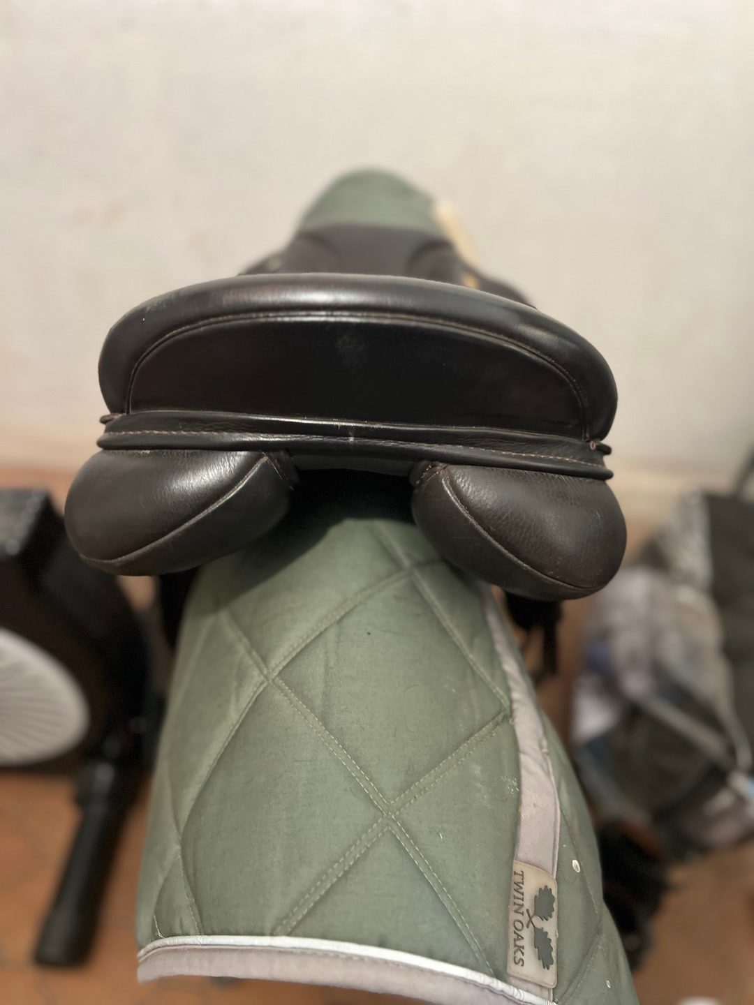 Selle mixte 17 pouces, média 3