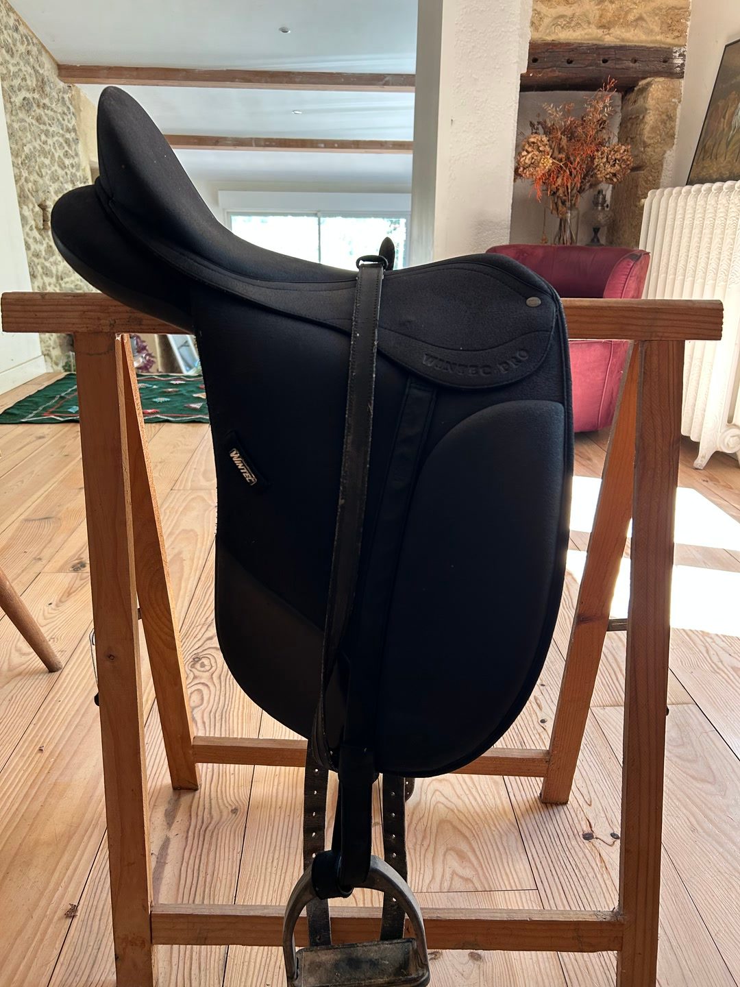 Selle de dressage Wintec Isabell Werth 17,5” – arcade noire, média 2