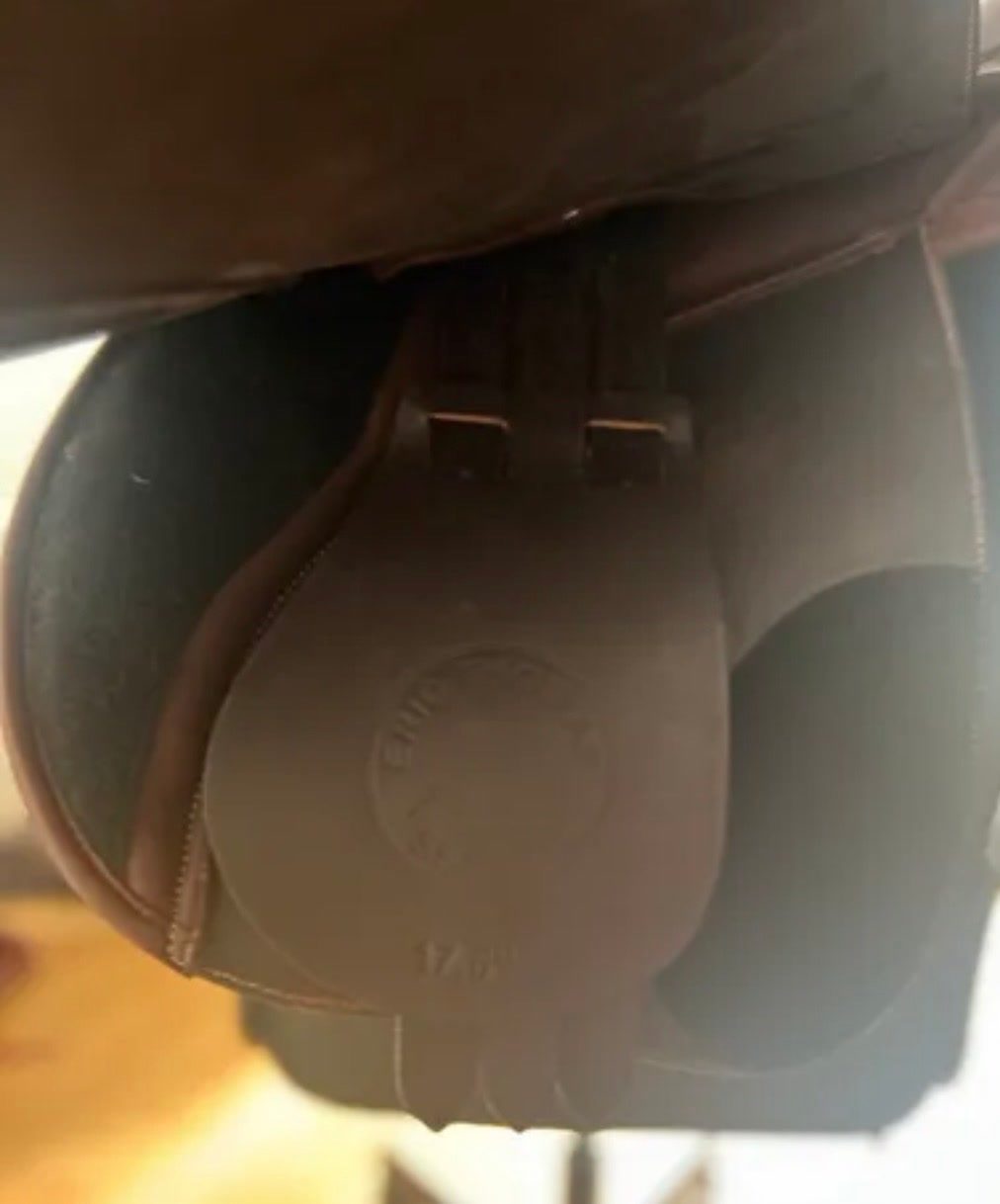 Selle Éric Thomas mixte 17,5 pouce, média 6