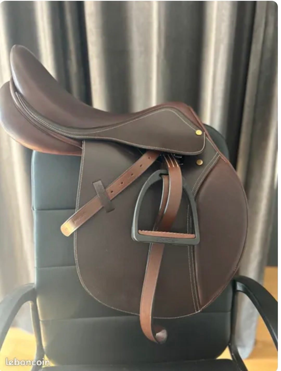 Selle Éric Thomas mixte 17,5 pouce, média 4