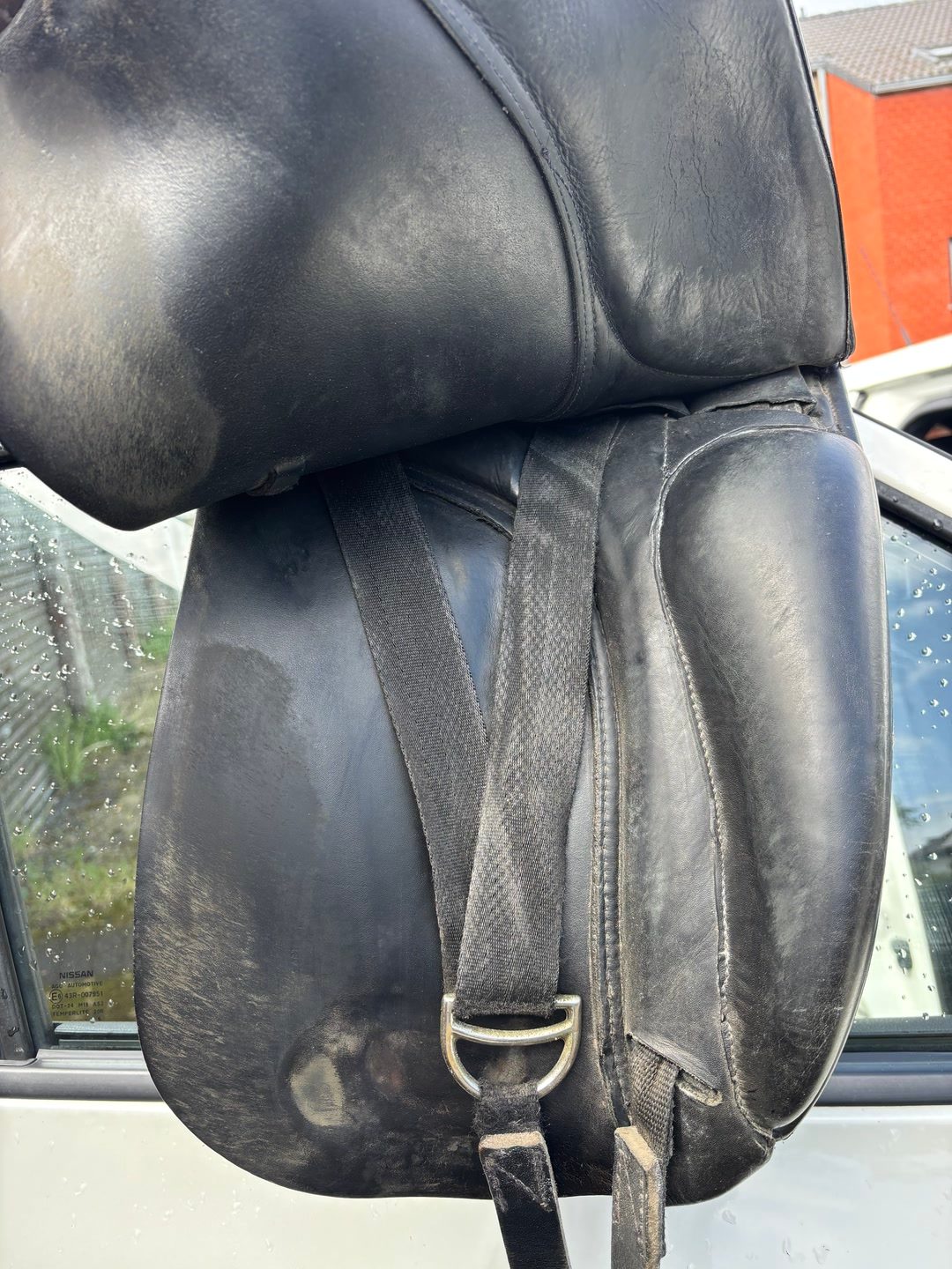 Selle de dressage en cuir noir de la marque Knight Rider (S&K Equestrian Products)., média 4