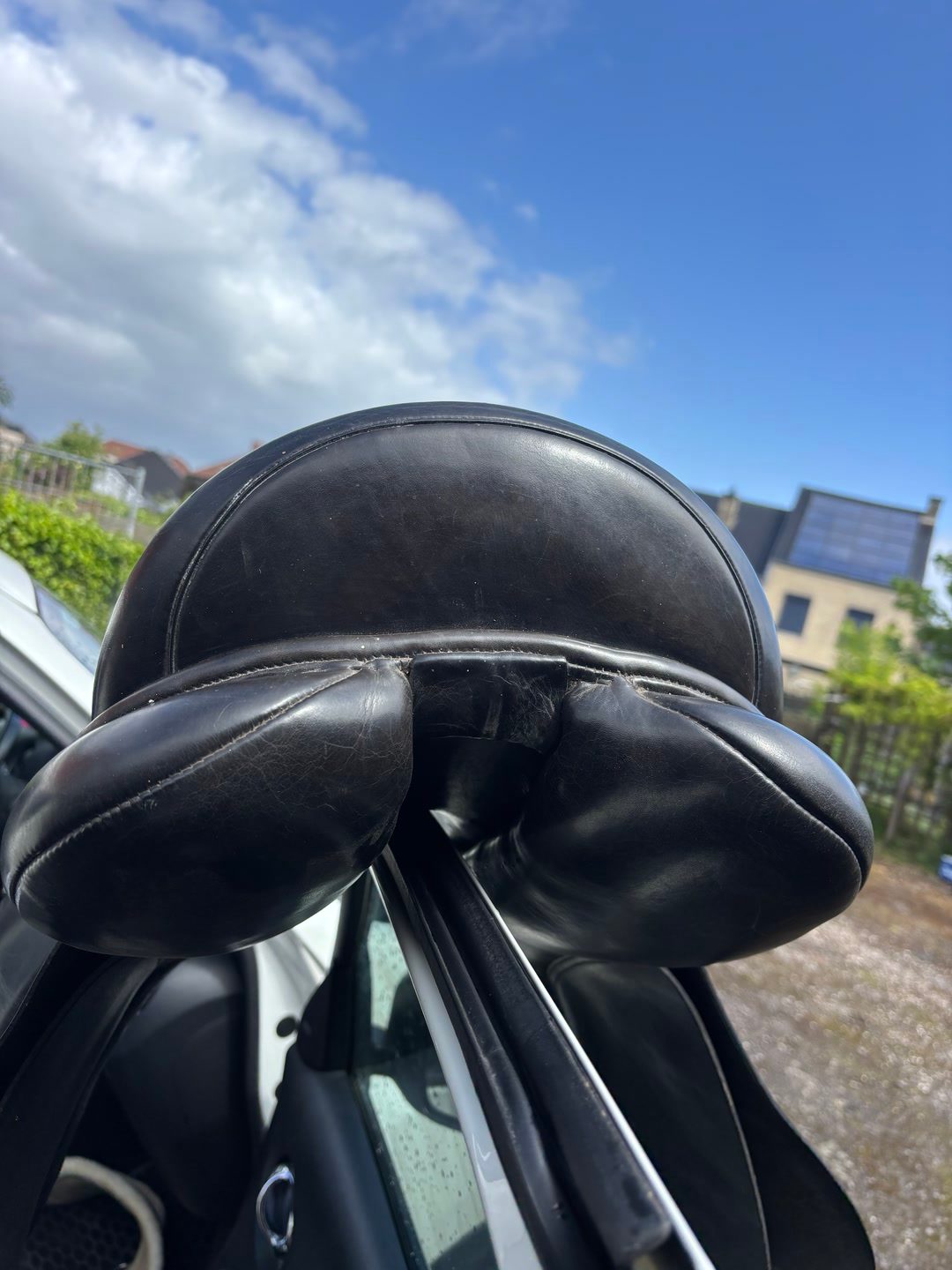 Selle de dressage en cuir noir de la marque Knight Rider (S&K Equestrian Products)., média 8