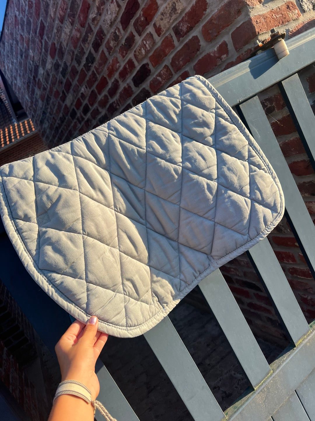 tapis de selle bleu, média 4