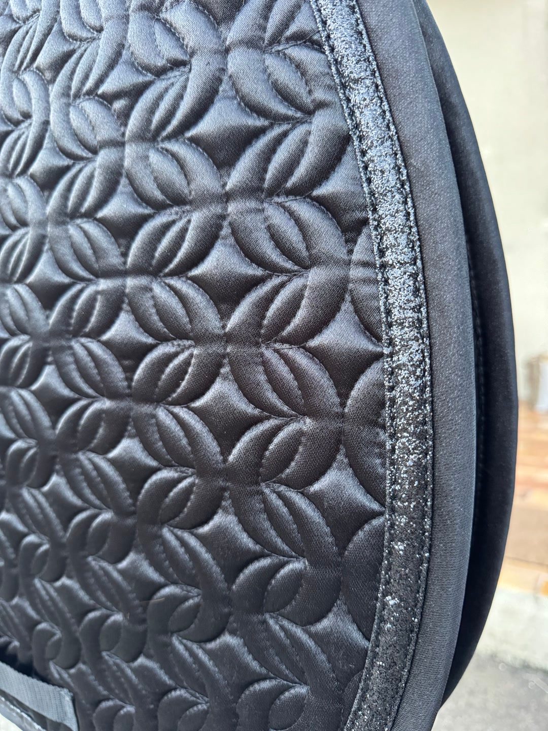 Âme cœur tapis de selle noir neuf cheval coupé CSO, média 4