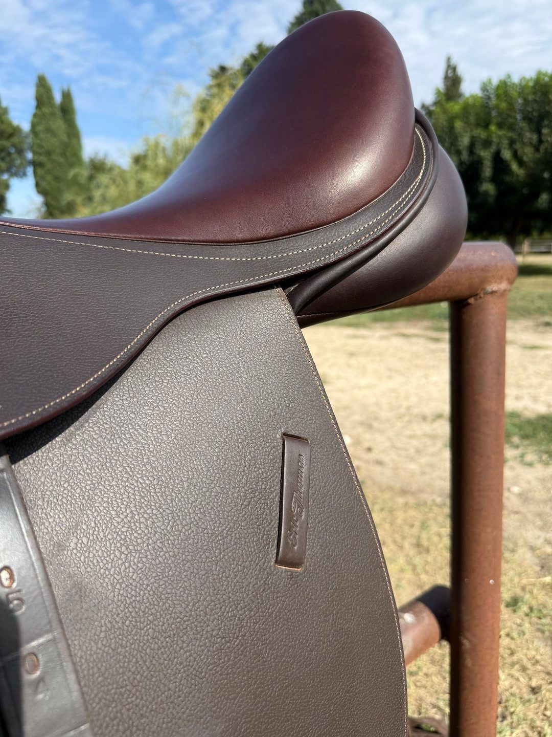Selle mixte Éric Thomas 17”5 neuve, média 7