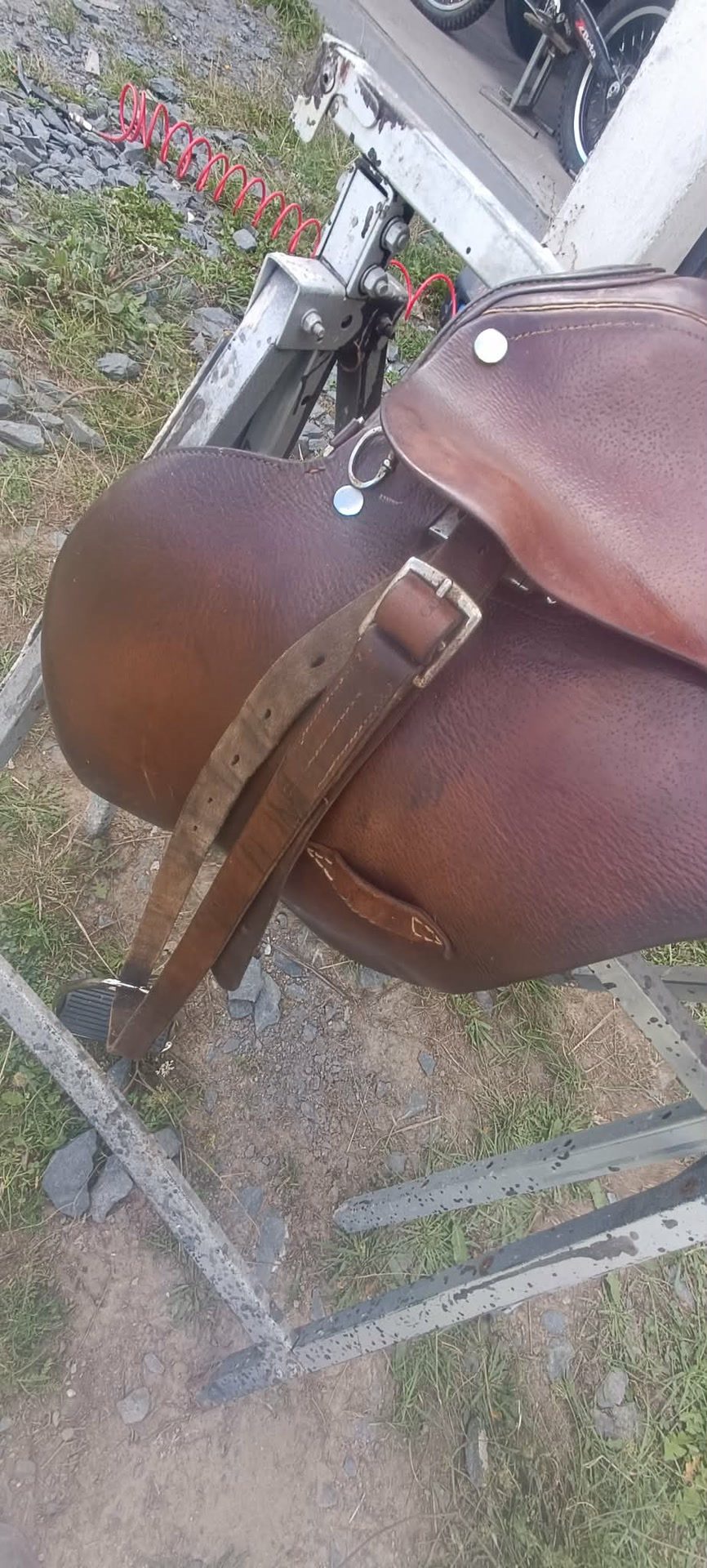 Selle de cheval mixte hermes, média 7