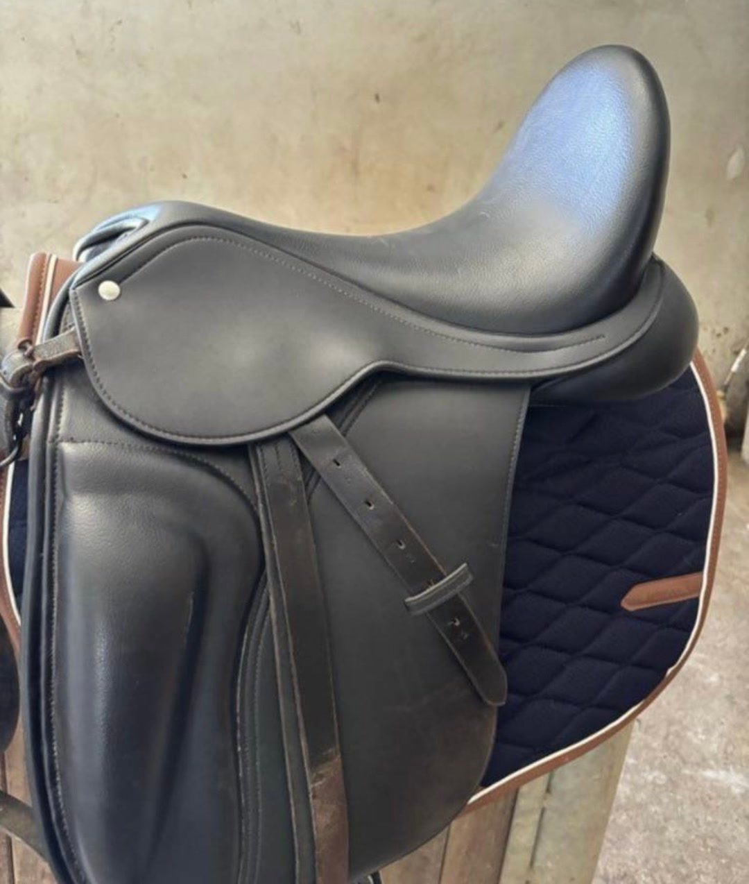 Selle dressage Lexhis, média 2