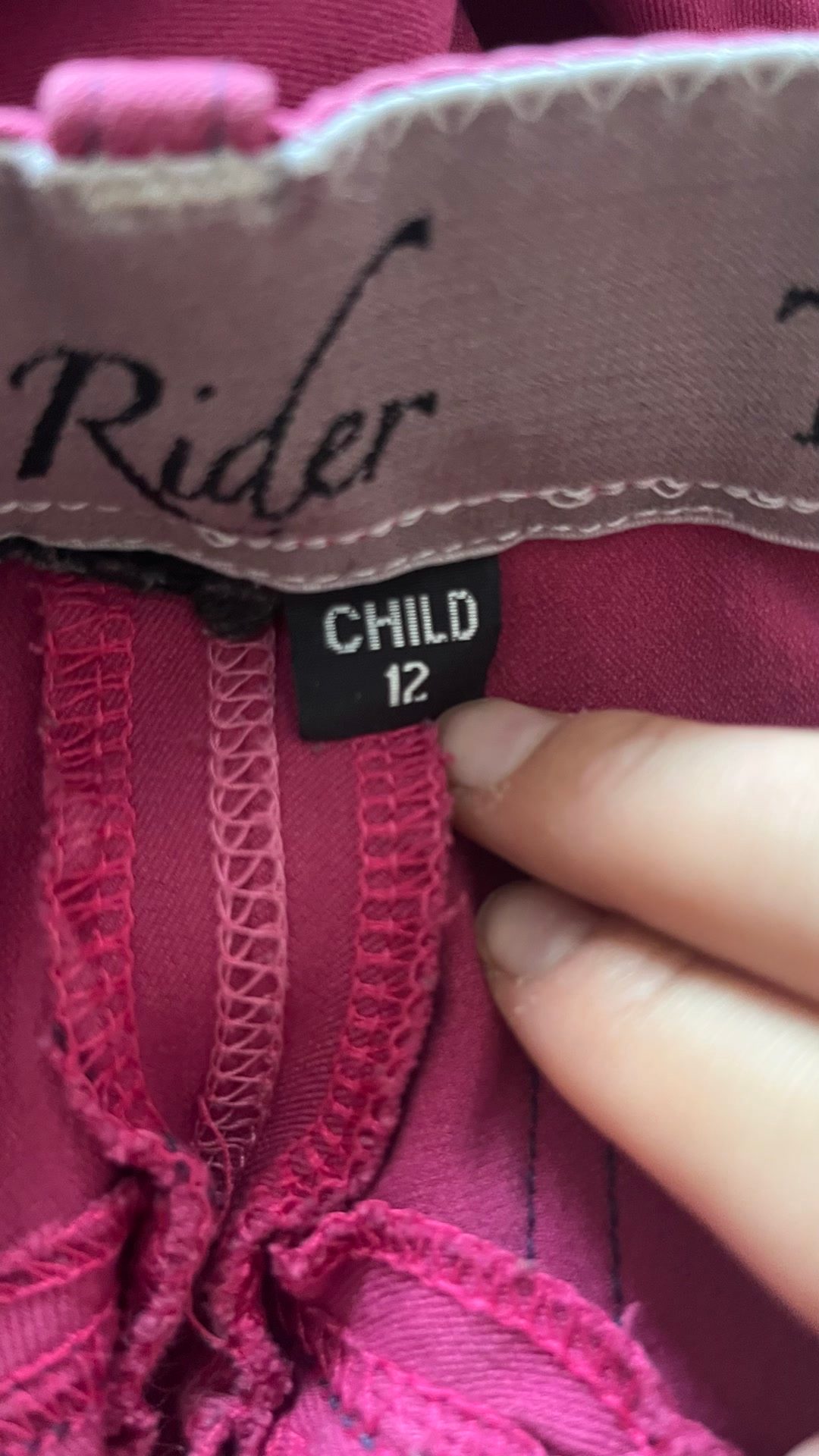 Pantalon rose 12 ans, média 3