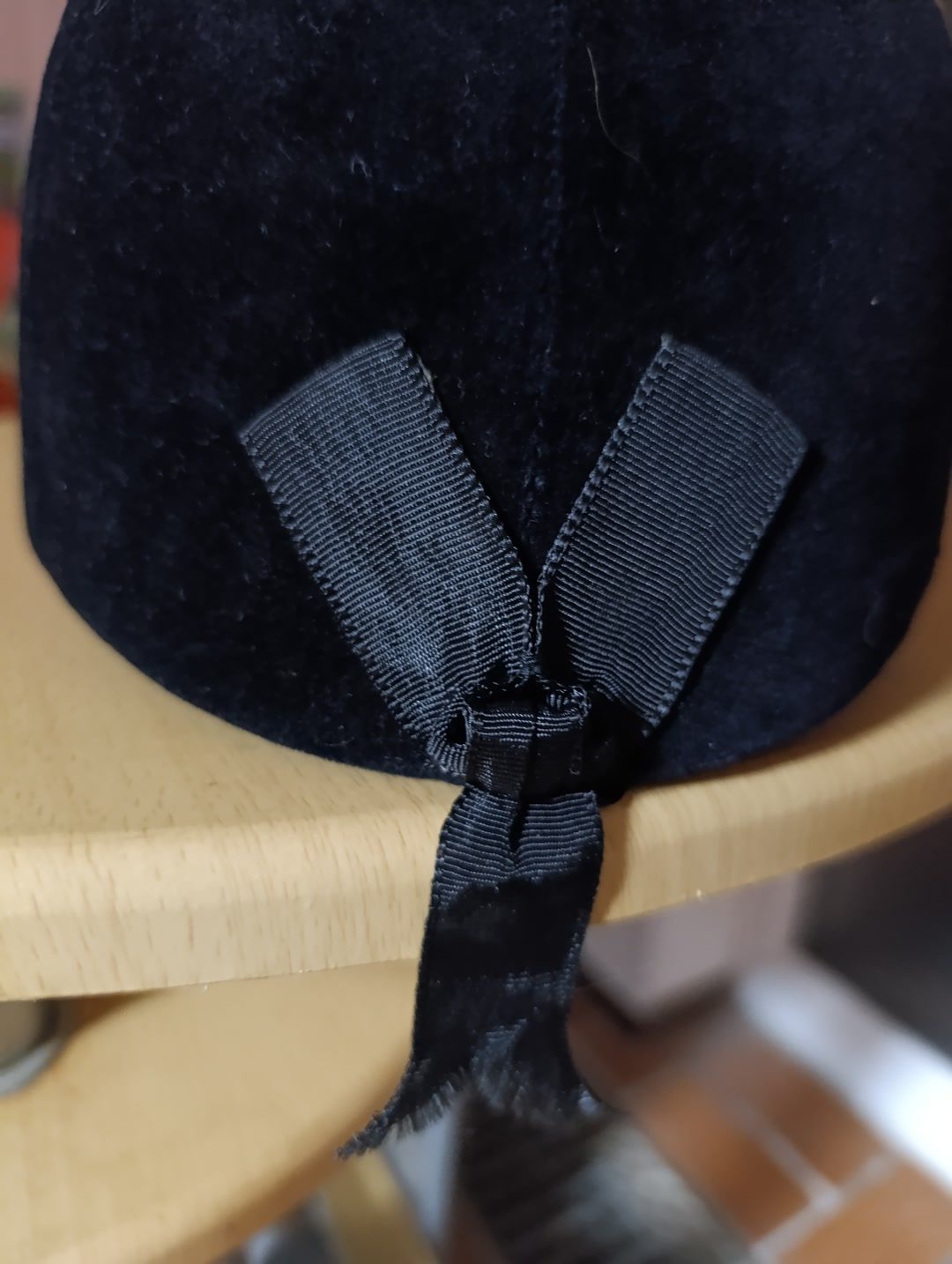 Bombe de concours velours noir oxford taille 58, média 3