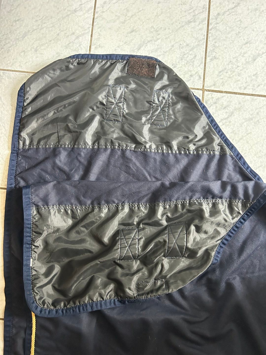 Couverture / chemise equithème chic bleu marine doré 125cm, média 3