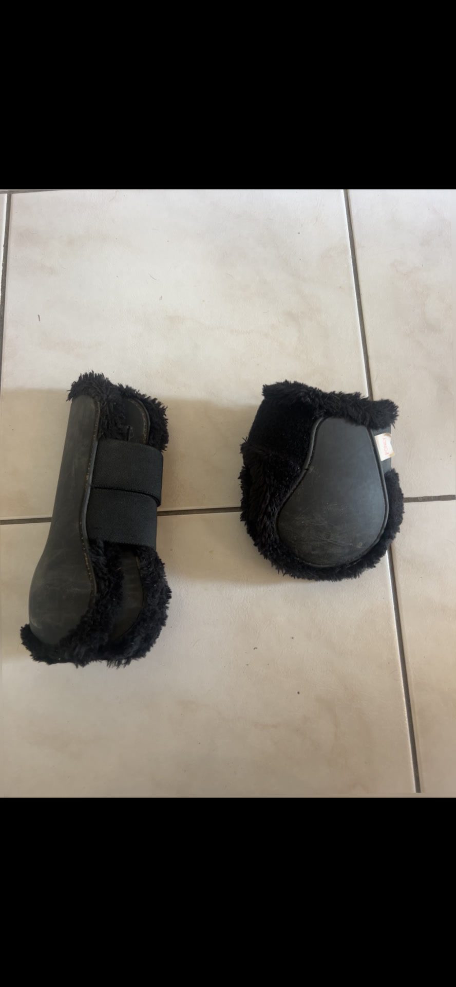 Guêtres avant et arrière Norton noir en mouton pour poney, média 2